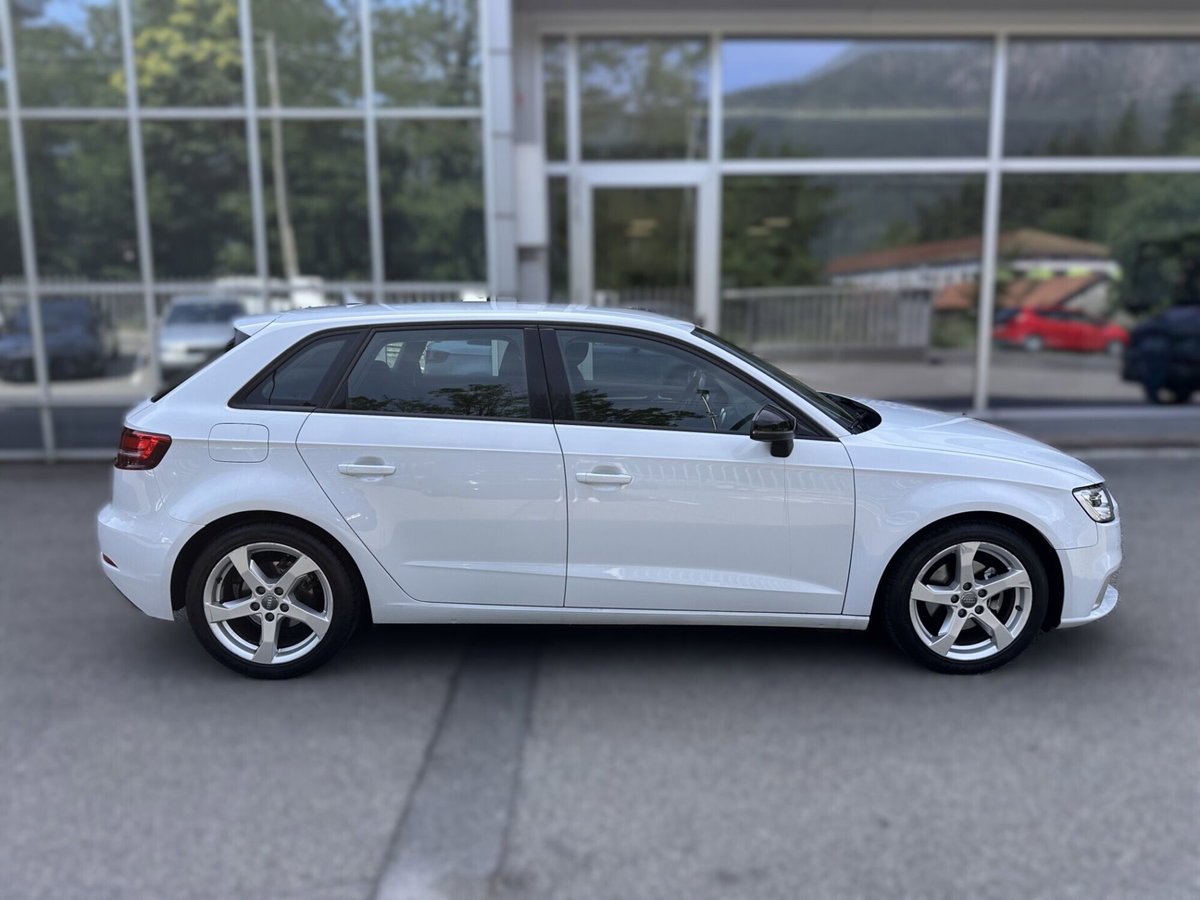 Audi A3 Sportback 1.6 TDI 116 CV S tronic Sport (8)