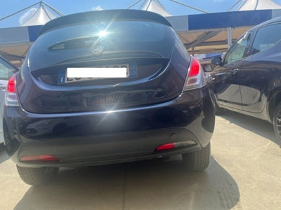 Lancia Ypsilon 0.9 TwinAir 85 CV 5 porte S&S Silver (10)