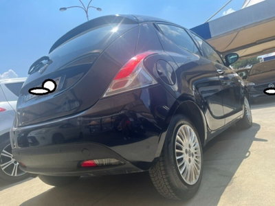 Lancia Ypsilon 0.9 TwinAir 85 CV 5 porte S&S Silver (5)