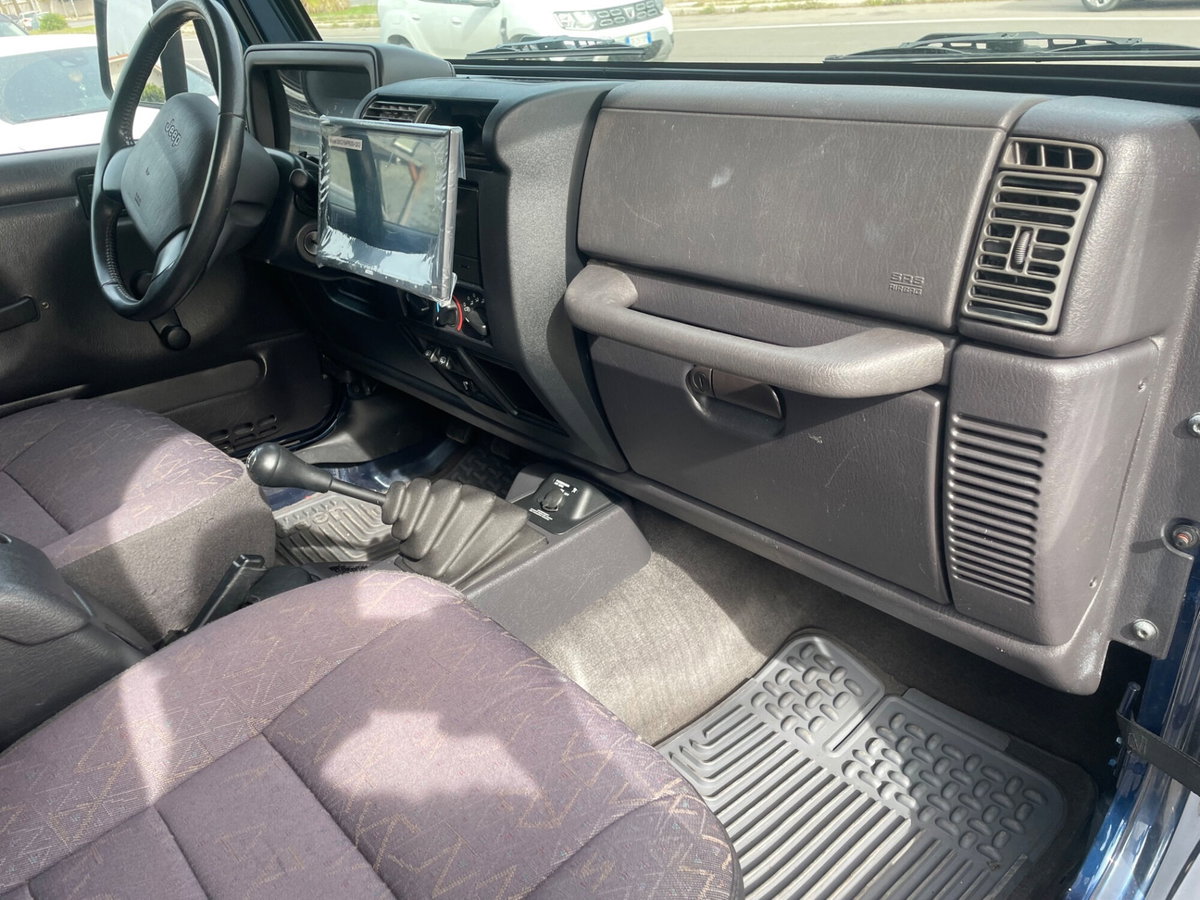 Jeep Wrangler 2.5 cat Sport (18)