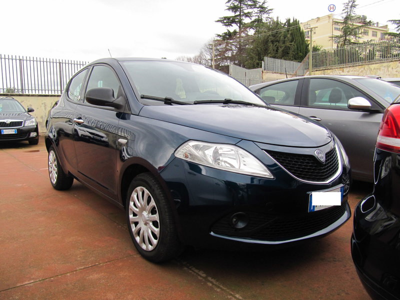 Lancia Ypsilon 1.2 69 CV 5 porte Silver
