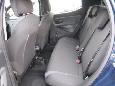 Lancia Ypsilon 1.2 69 CV 5 porte Silver (11)