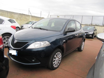 Lancia Ypsilon 1.2 69 CV 5 porte Silver (2)