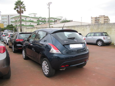 Lancia Ypsilon 1.2 69 CV 5 porte Silver (3)