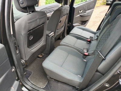 Renault Scenic E-Tech Electric 1.5 dCi 110CV Confort (13)