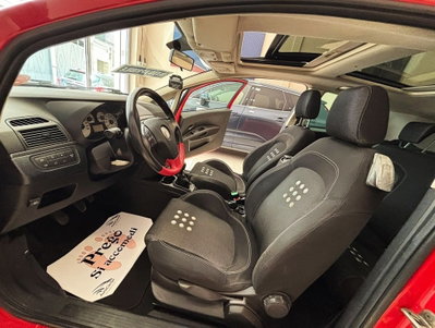 Fiat Grande Punto 1.4 3 porte Active (7)