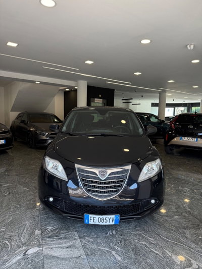 Lancia Ypsilon 1.2 69 CV 5 porte Platinum (2)
