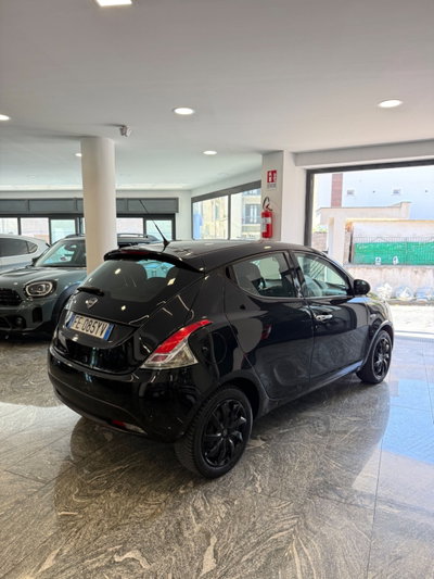 Lancia Ypsilon 1.2 69 CV 5 porte Platinum (5)