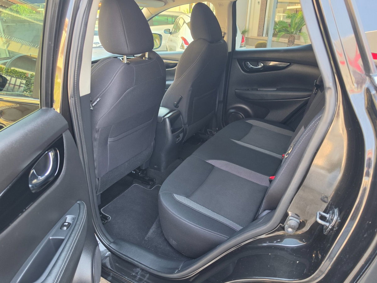 Nissan Qashqai 1.5 dCi 115 CV Tekna (18)