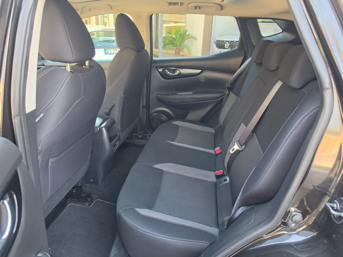 Nissan Qashqai 1.5 dCi 115 CV Tekna (19)
