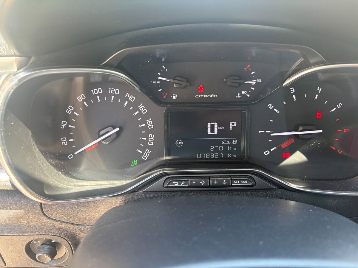 Citroen C3 PureTech 110 S&S EAT6 Feel (14)