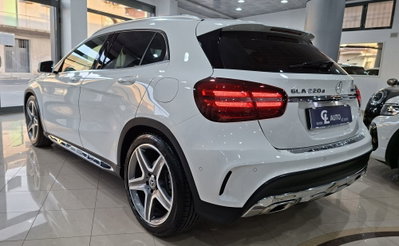 Mercedes-Benz GLA SUV 220 d Automatic 4Matic Premium (2)