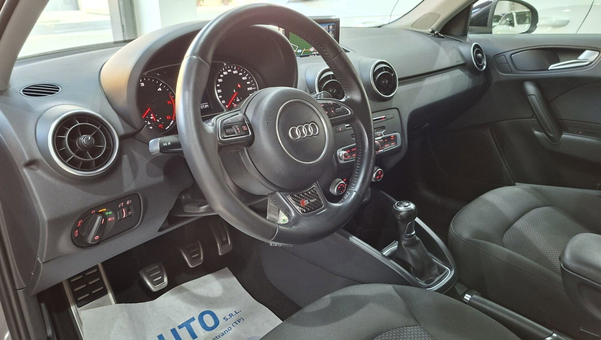 Audi A1 Sportback 1.6 TDI 116 CV Admired (16)
