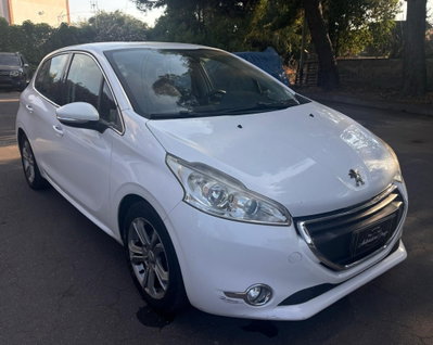 Peugeot 208 HDi 68 CV 5 porte Allure usata