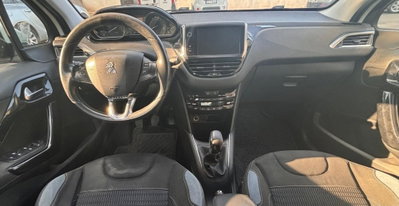 Peugeot 208 HDi 68 CV 5 porte Allure (11)