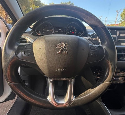 Peugeot 208 HDi 68 CV 5 porte Allure (16)