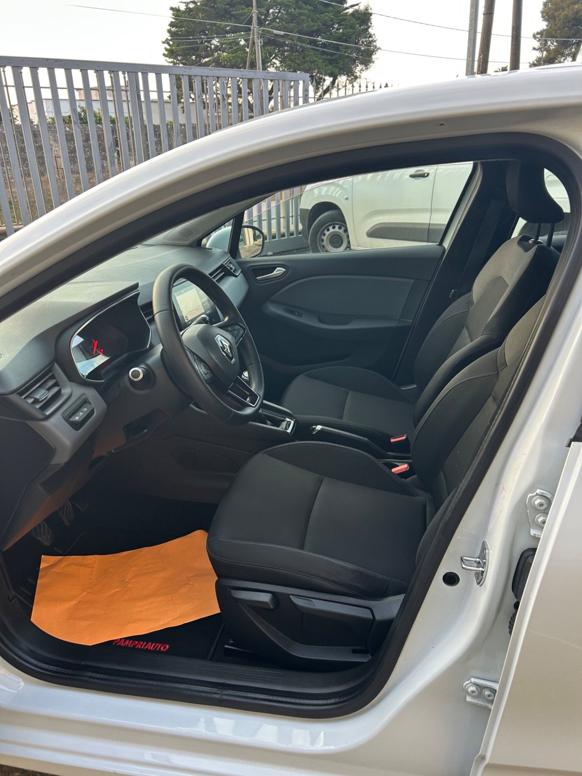 Renault Clio Blue dCi 85 CV 5 porte Zen (11)