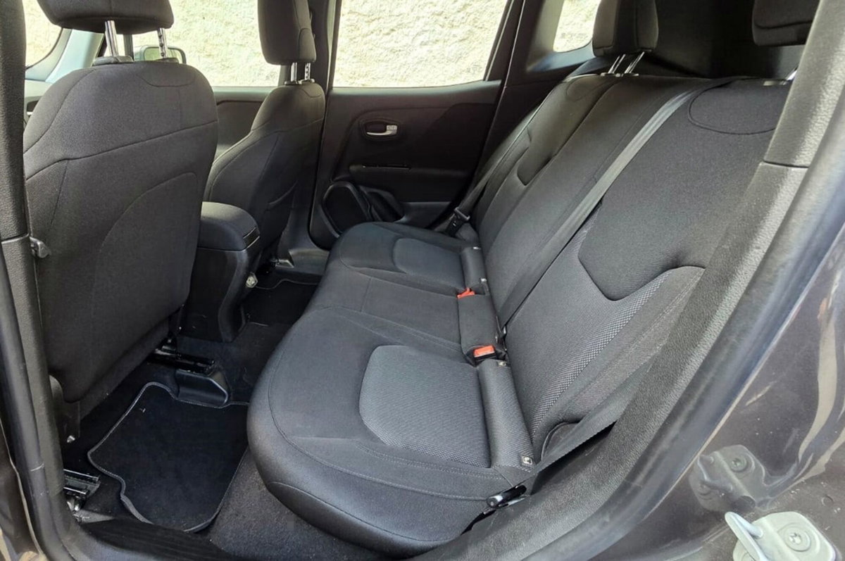 Jeep Renegade 1.6 Mjt 120 CV Longitude (13)