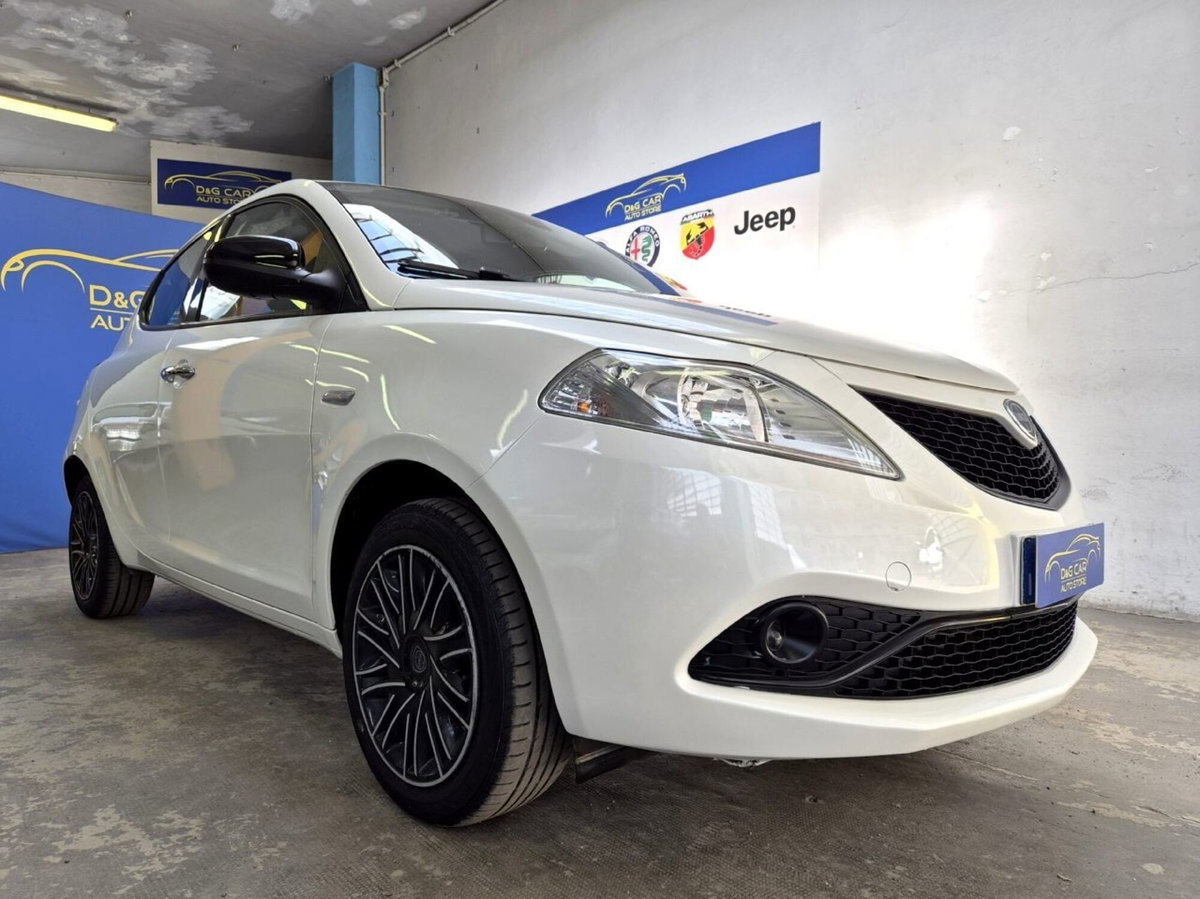 Lancia Ypsilon 1.2 69 CV 5 porte GPL Gold Plus