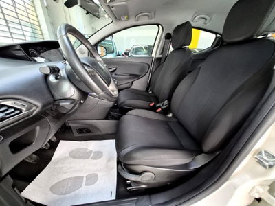 Lancia Ypsilon 1.2 69 CV 5 porte GPL Gold Plus (12)
