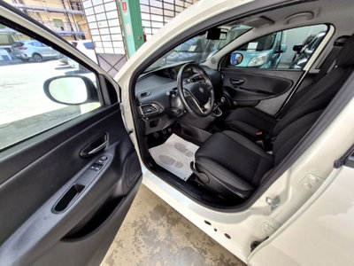 Lancia Ypsilon 1.2 69 CV 5 porte GPL Gold Plus (13)