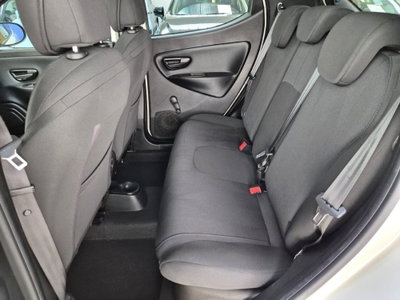 Lancia Ypsilon 1.2 69 CV 5 porte GPL Gold Plus (18)
