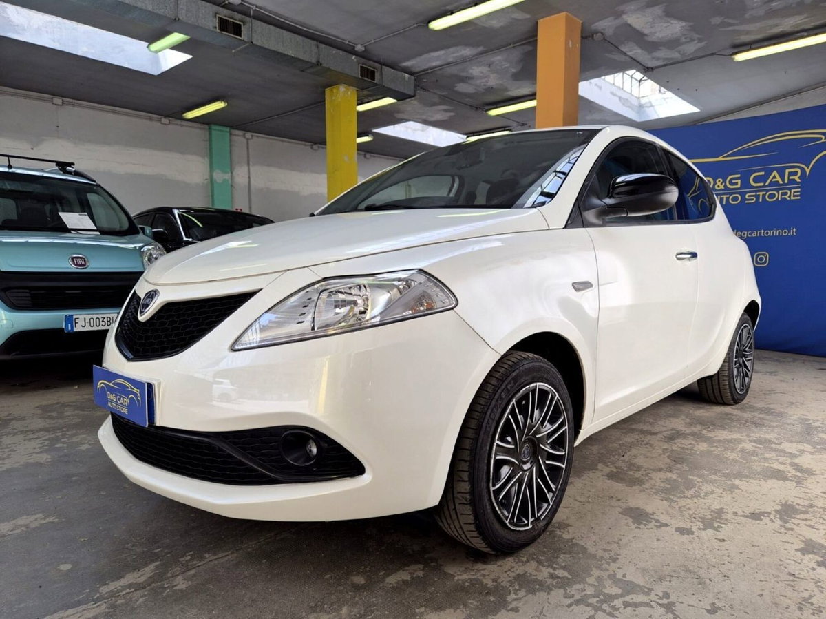 Lancia Ypsilon 1.2 69 CV 5 porte GPL Gold Plus (3)