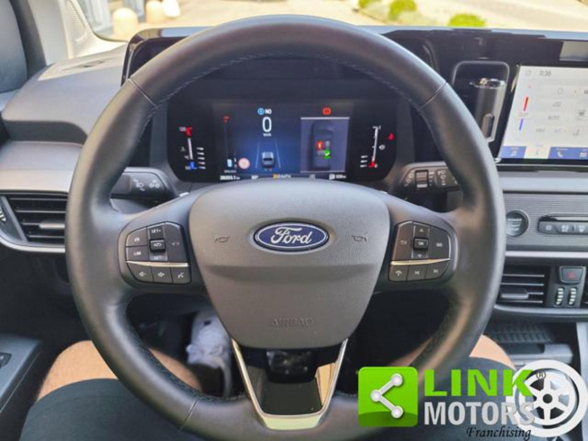 Ford Tourneo Courier 1.0 EcoBoost 100 CV Titanium (8)