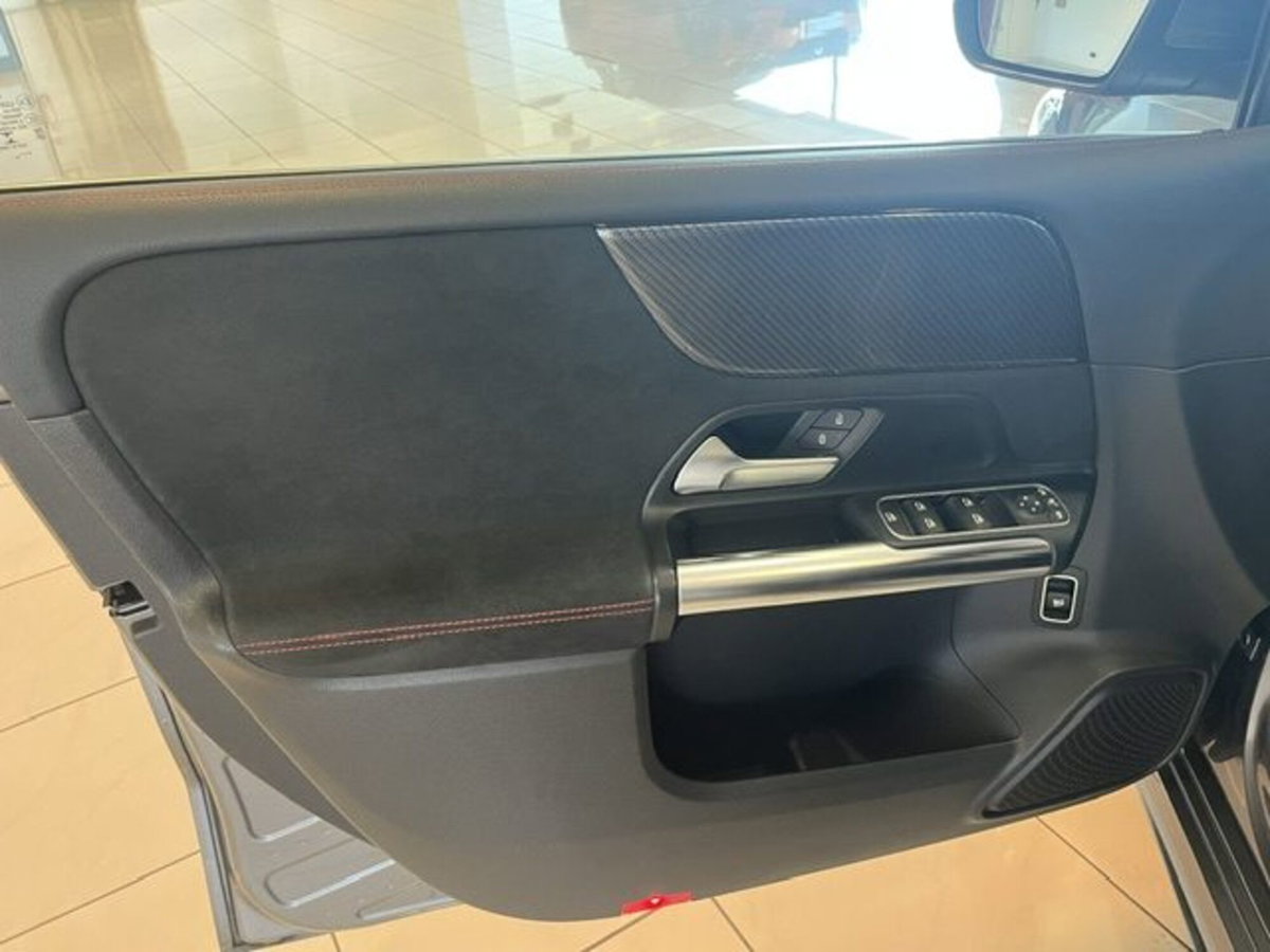 Mercedes-Benz Classe B 180 d Automatic Premium (17)