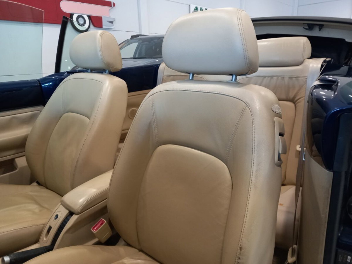 Volkswagen New Beetle Cabrio 16V (15)