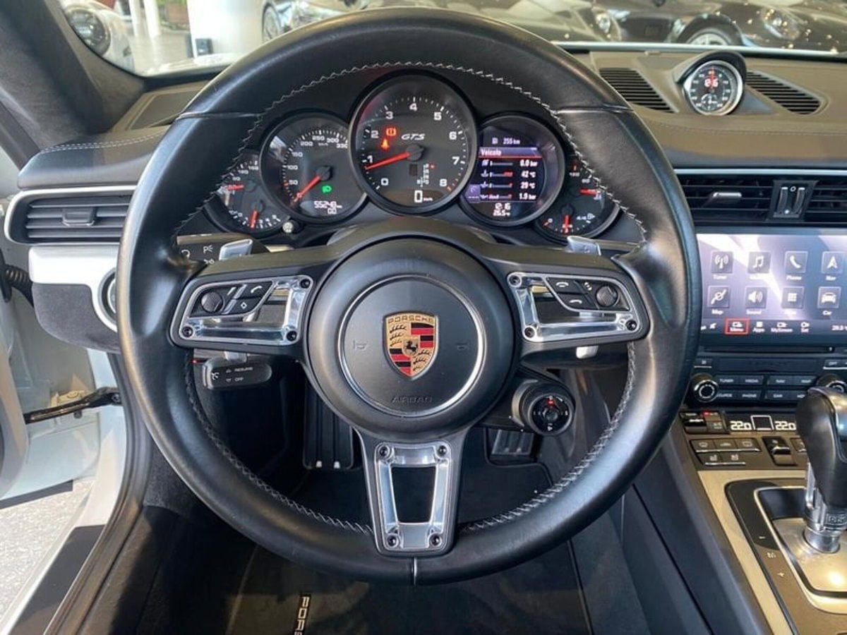 Porsche 911 Coupé 3.0 Carrera 4 GTS (16)
