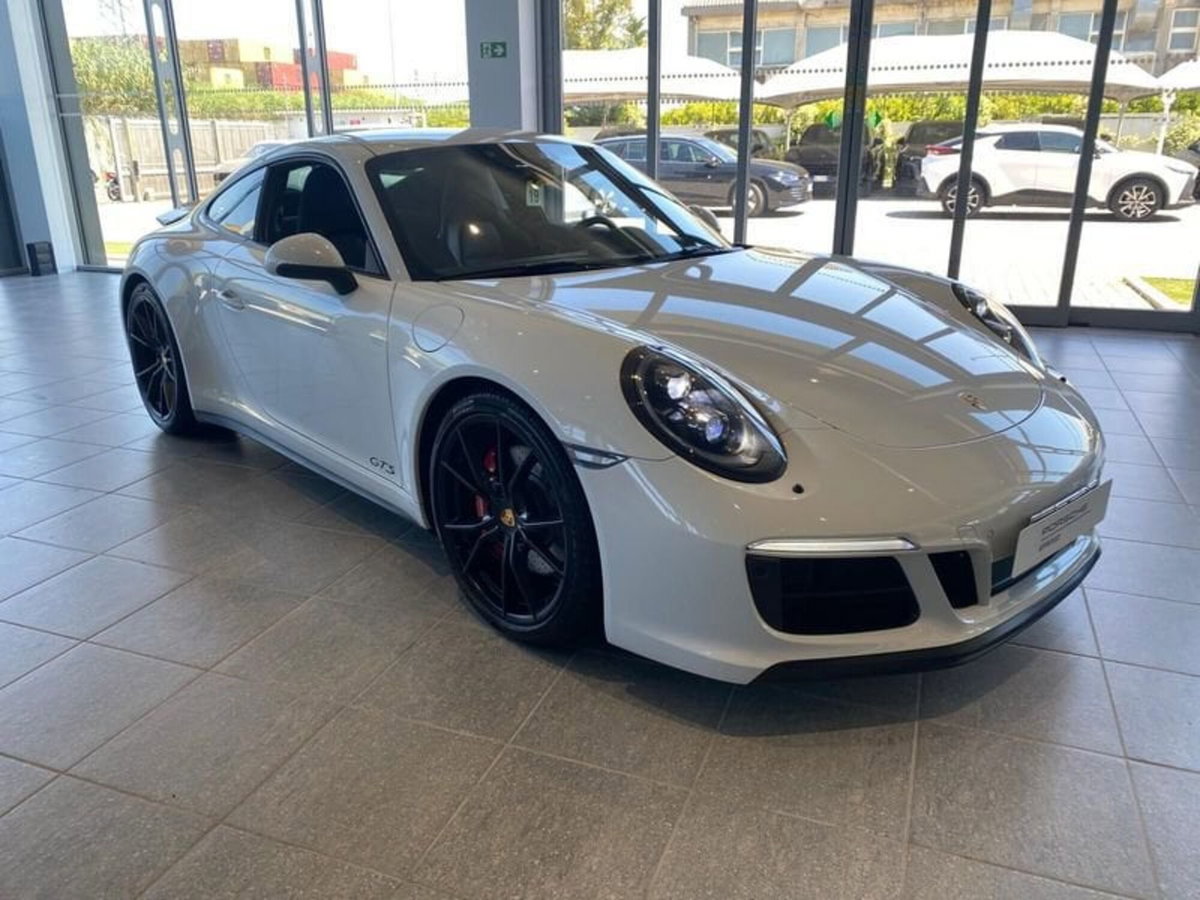 Porsche 911 Coupé 3.0 Carrera 4 GTS (2)