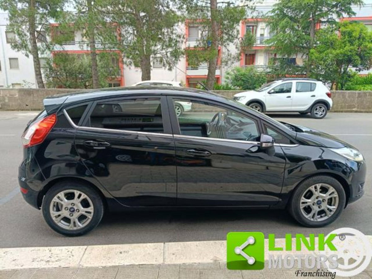 Ford Fiesta 1.5 TDCi 75CV 5 porte Titanium (18)