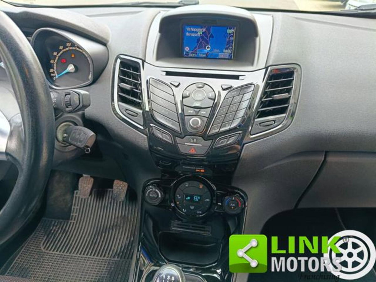 Ford Fiesta 1.5 TDCi 75CV 5 porte Titanium (19)