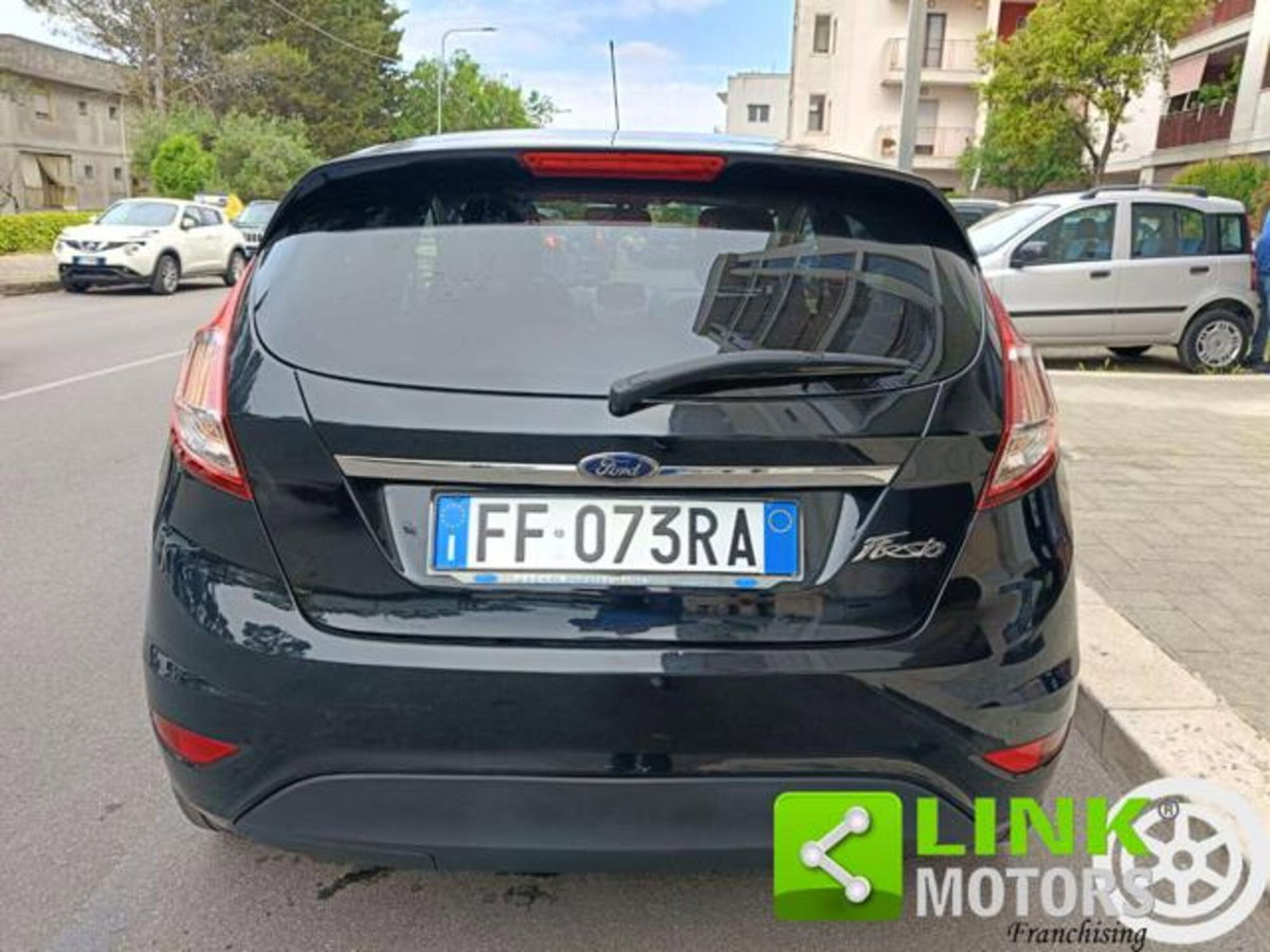 Ford Fiesta 1.5 TDCi 75CV 5 porte Titanium (8)