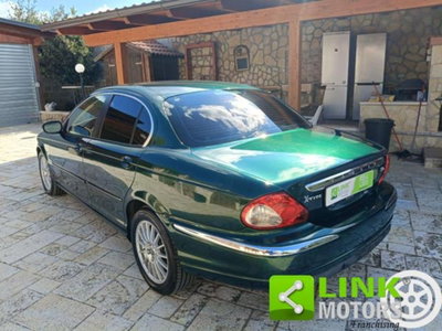Jaguar X-Type 2.2D cat Executive (14)