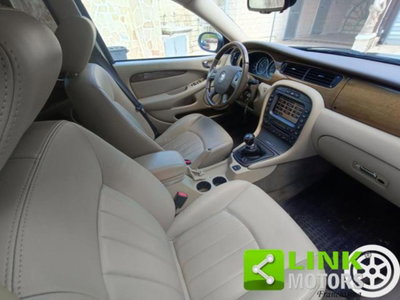 Jaguar X-Type 2.2D cat Executive (15)