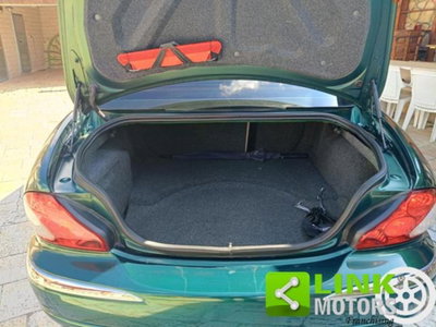 Jaguar X-Type 2.2D cat Executive (17)