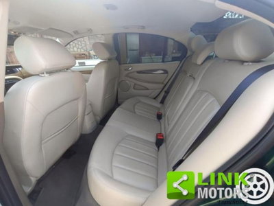 Jaguar X-Type 2.2D cat Executive (7)