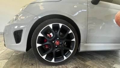 Abarth 500 1.4 Turbo T-Jet Custom (7)