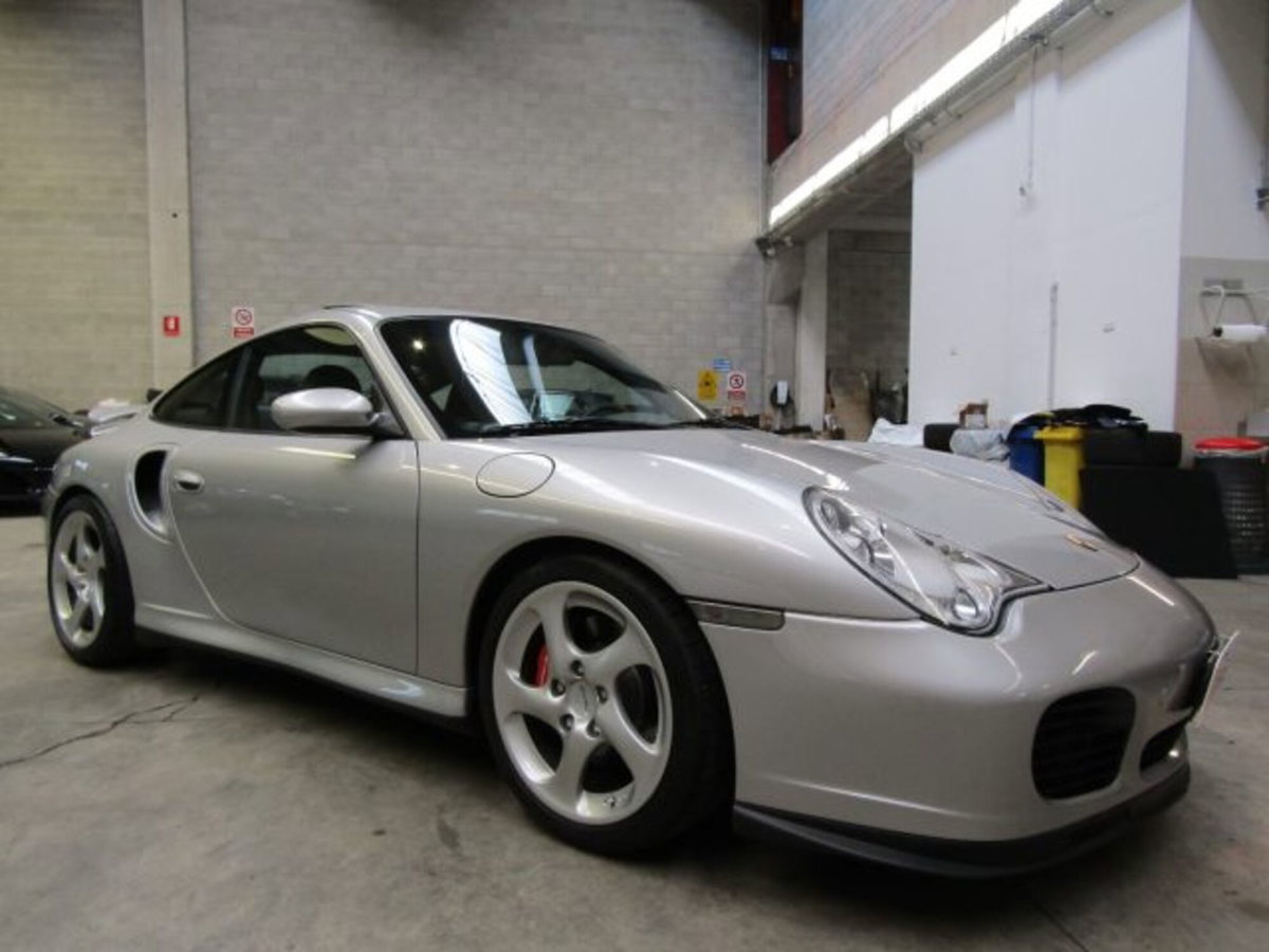 Porsche 911 Coupé Turbo cat (3)