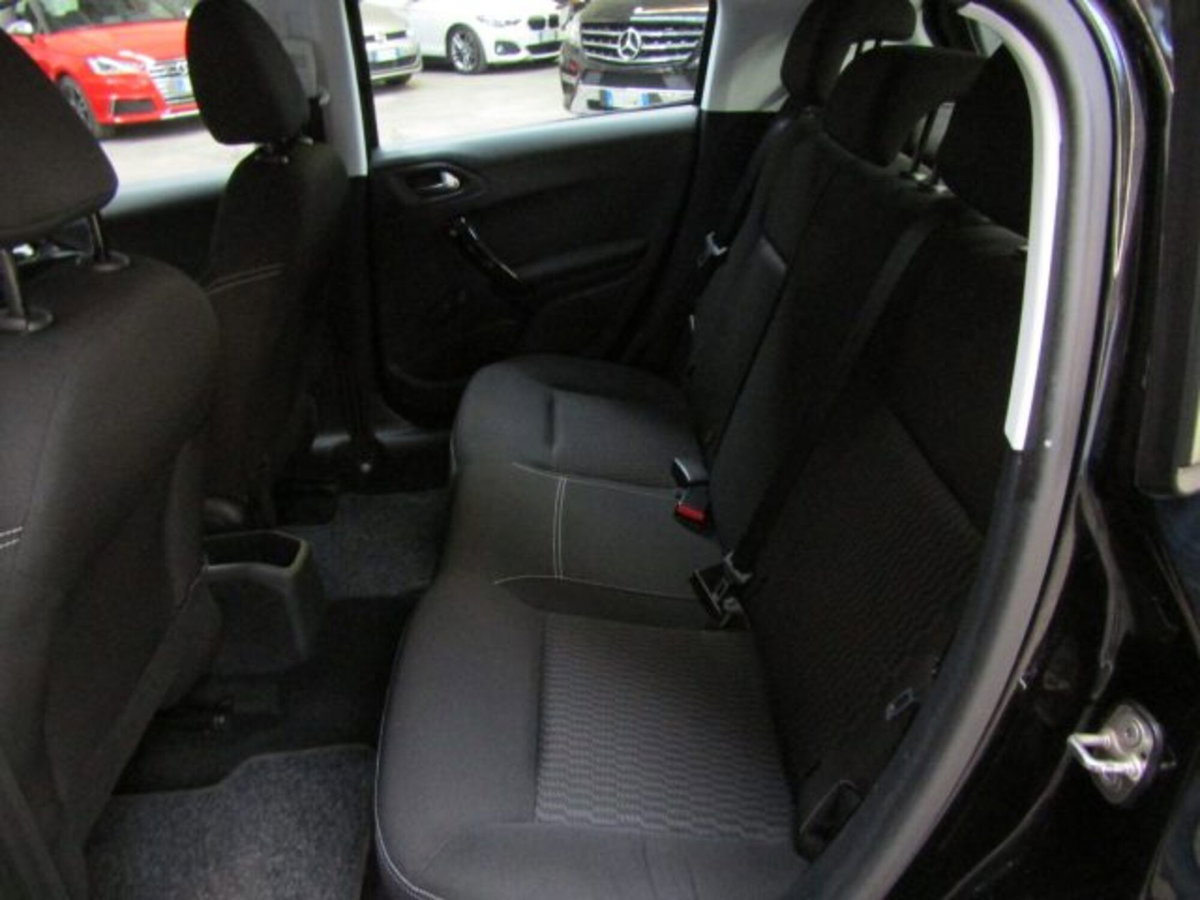 Peugeot 208 1.2 puretech Active s&s 75cv (10)