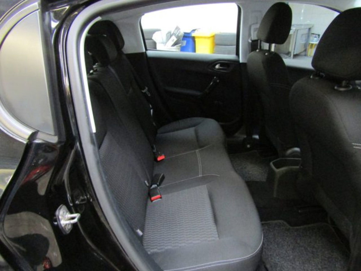 Peugeot 208 1.2 puretech Active s&s 75cv (12)