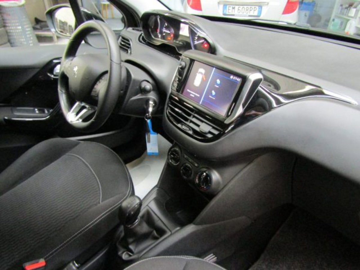 Peugeot 208 1.2 puretech Active s&s 75cv (15)