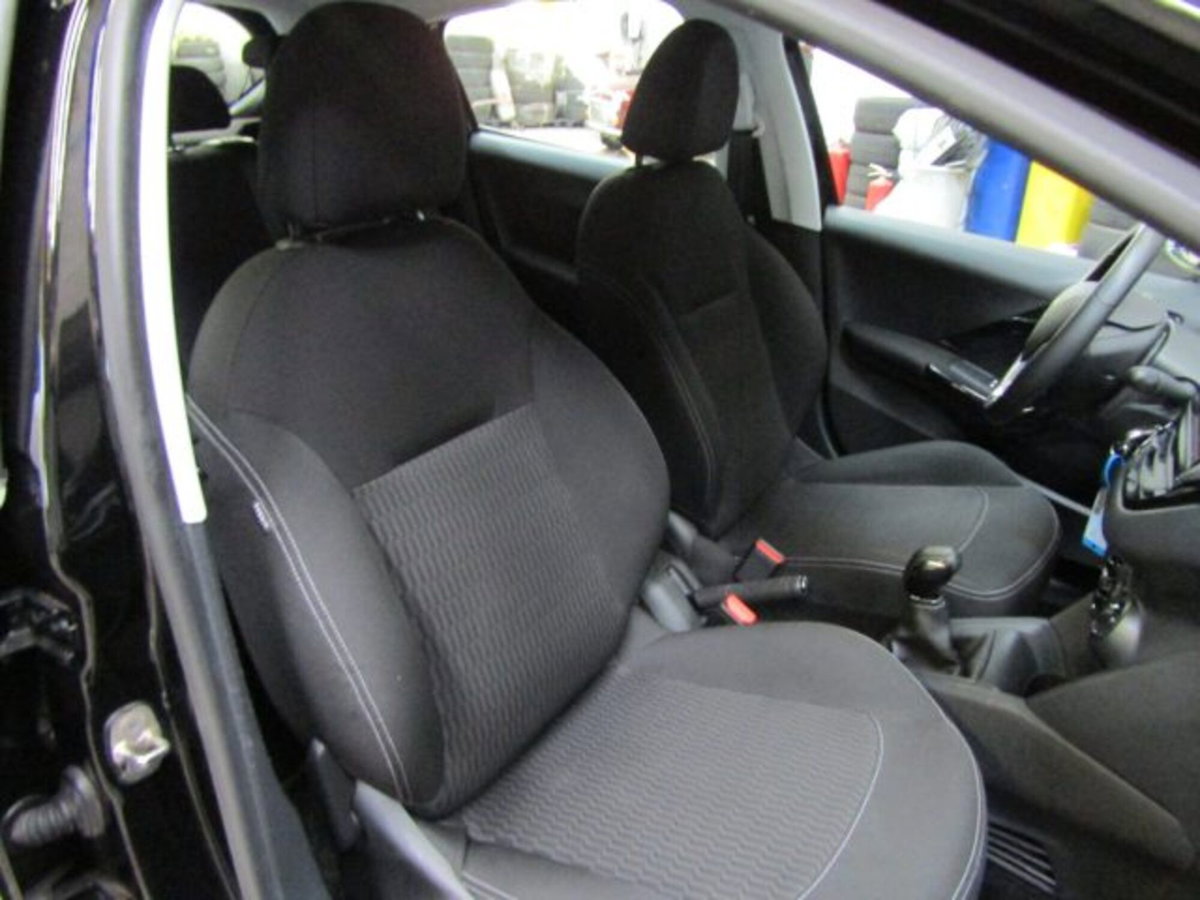 Peugeot 208 1.2 puretech Active s&s 75cv (16)