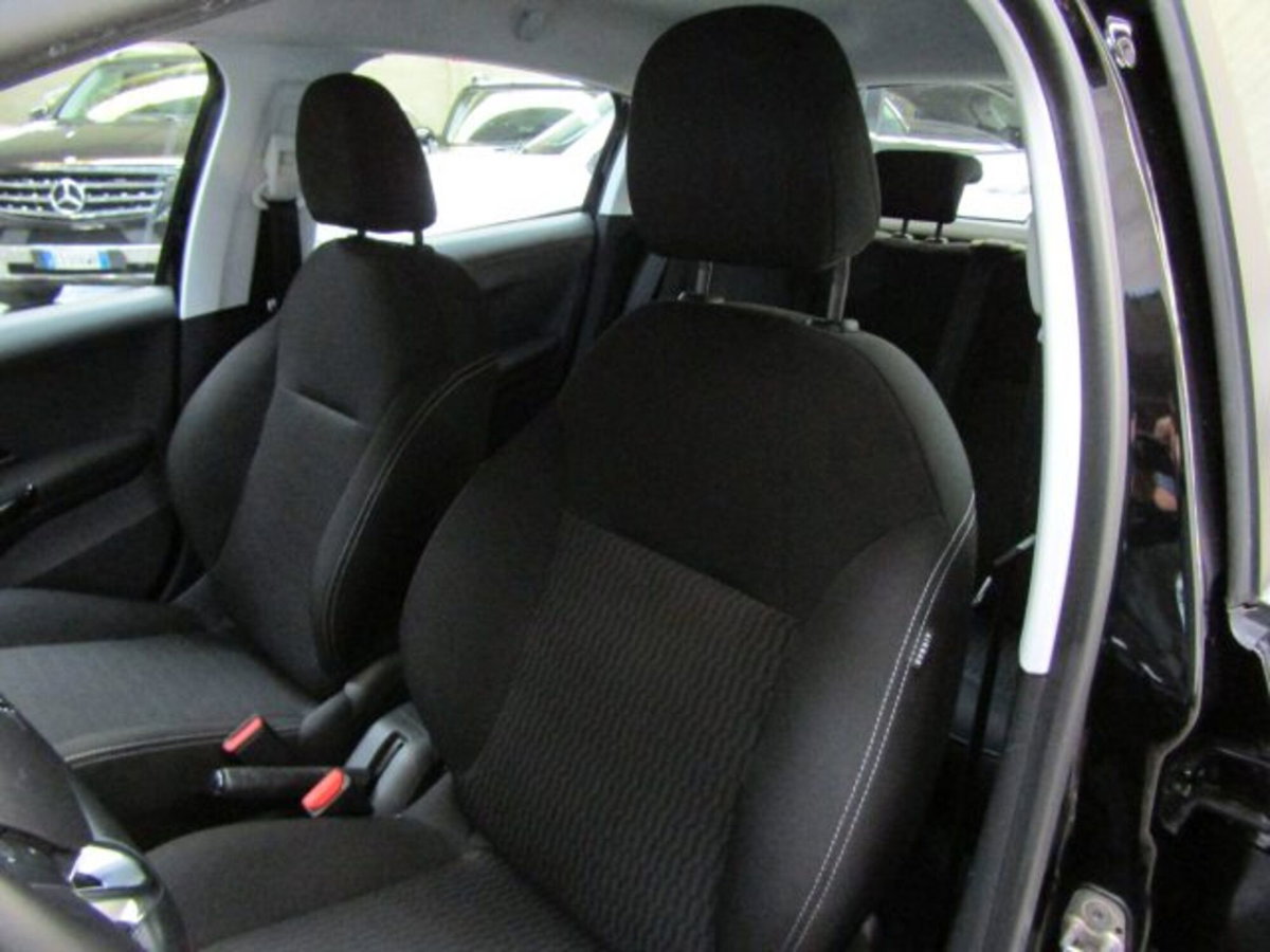 Peugeot 208 1.2 puretech Active s&s 75cv (9)