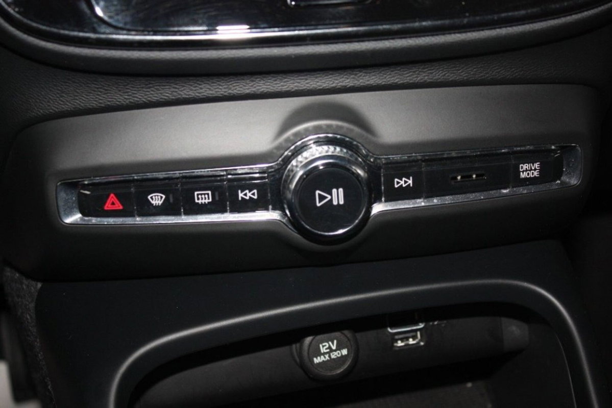 Volvo XC40 T5 Recharge Plug-in Hybrid Inscription Expression (13)