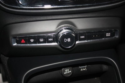 Volvo XC40 T5 Recharge Plug-in Hybrid Inscription Expression (13)