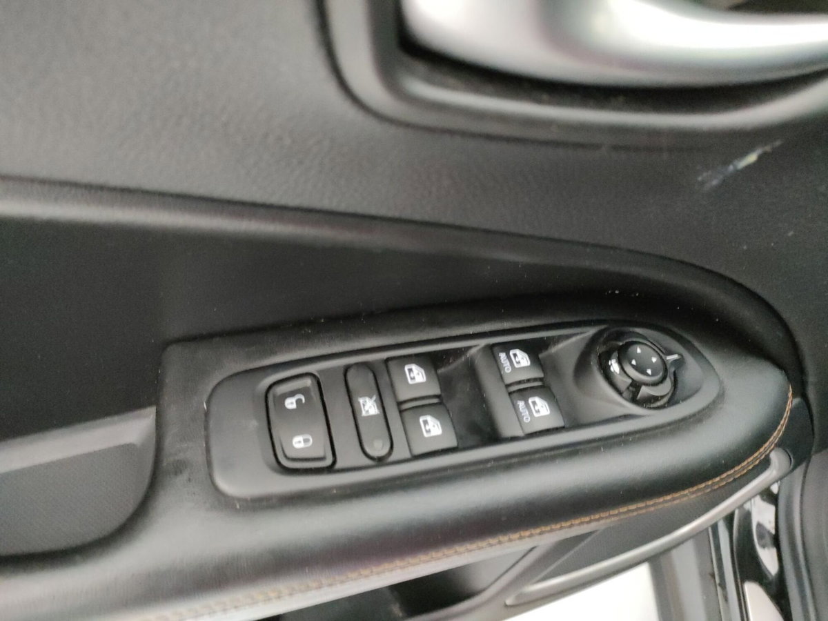 Jeep Compass 1.6 Multijet II 2WD Limited (20)