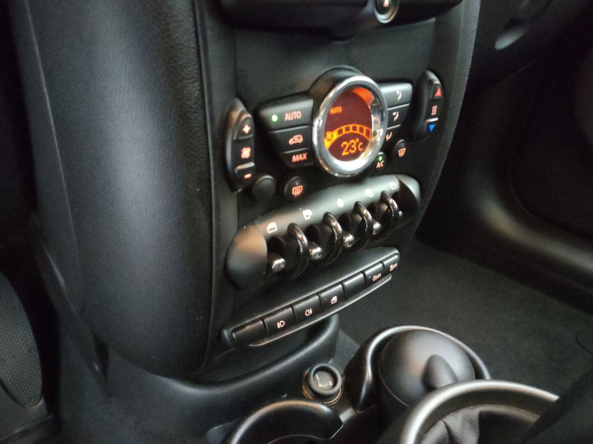 MINI Mini Countryman 1.6 Cooper D Countryman (18)